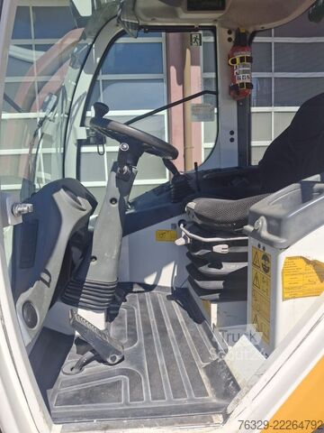 Chargeuse sur pneus LIEBHERR L506c