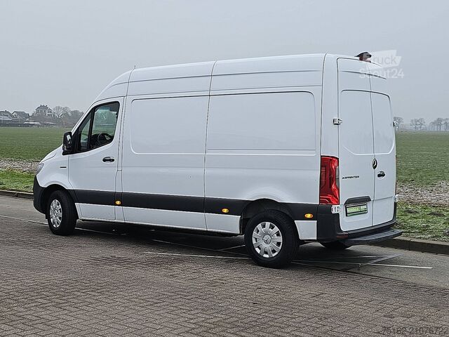 High-roof van MERCEDES-BENZ ESPRINTER L2H2 Elektrisch AC!