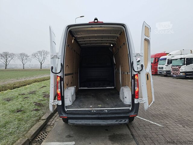 High-roof van MERCEDES-BENZ ESPRINTER L2H2 Elektrisch AC!