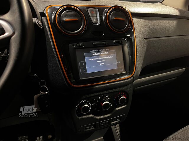 Minibus Dacia Lodgy 1.6 SCe 100 Stepway SHZ+LM+PDC+WKR&SKR