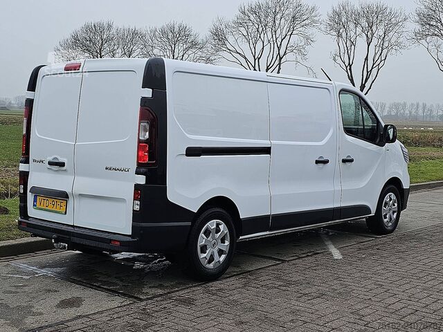 Kombi med högt tak RENAULT TRAFIC 2.0 DCI