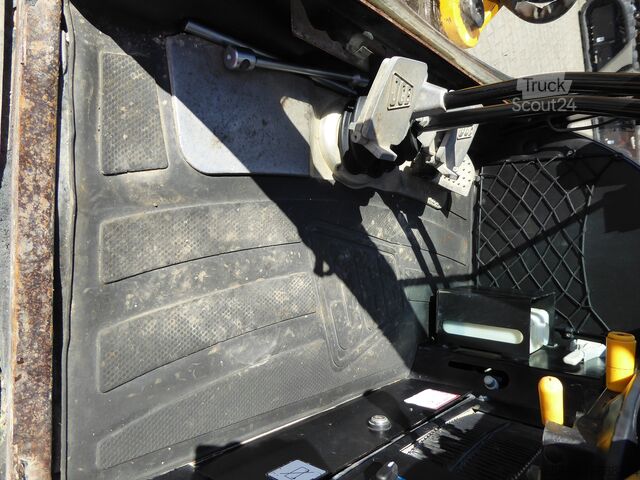 Mini excavatrice JCB 86C-2 TAB