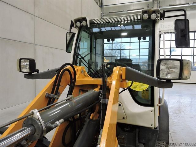 Wheel loader LIEBHERR L508 + FORK
