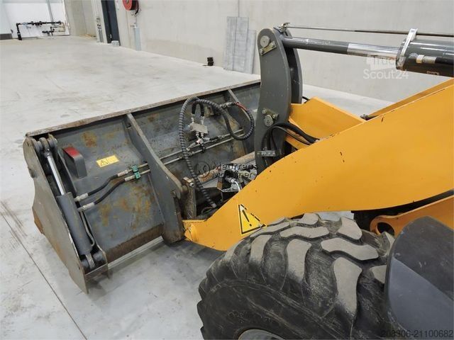 Wheel loader LIEBHERR L508 + FORK