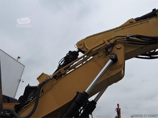 Εκσκαφέας ερπυστριοφόρος CATERPILLAR 323EL