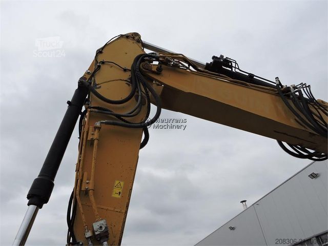 Εκσκαφέας ερπυστριοφόρος CATERPILLAR 323EL
