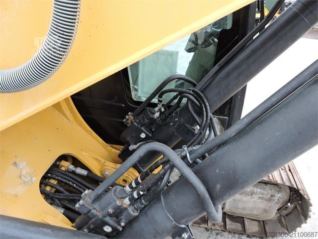 Εκσκαφέας ερπυστριοφόρος CATERPILLAR 323EL