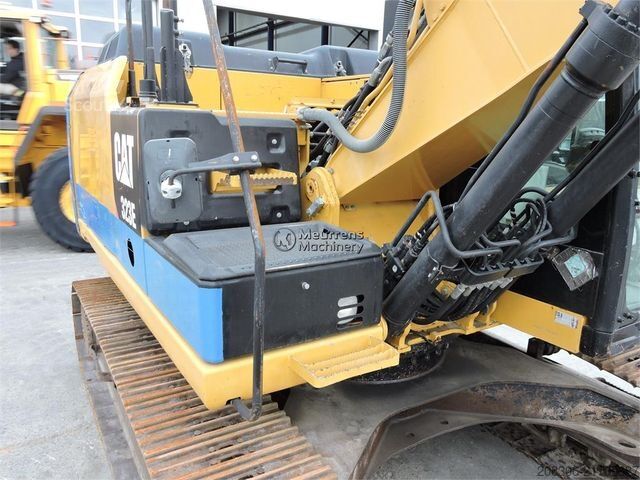 Εκσκαφέας ερπυστριοφόρος CATERPILLAR 323EL