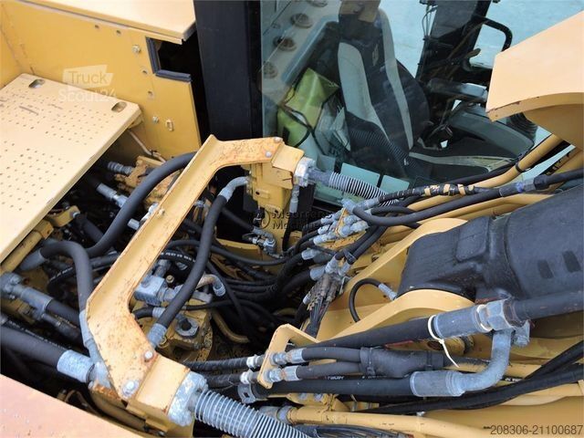 Εκσκαφέας ερπυστριοφόρος CATERPILLAR 323EL