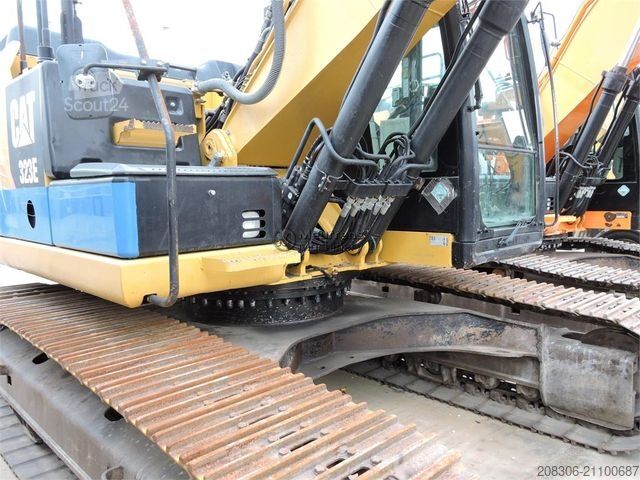 Εκσκαφέας ερπυστριοφόρος CATERPILLAR 323EL