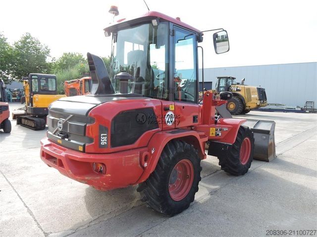 Wiellader VOLVO L35G + Fork-German