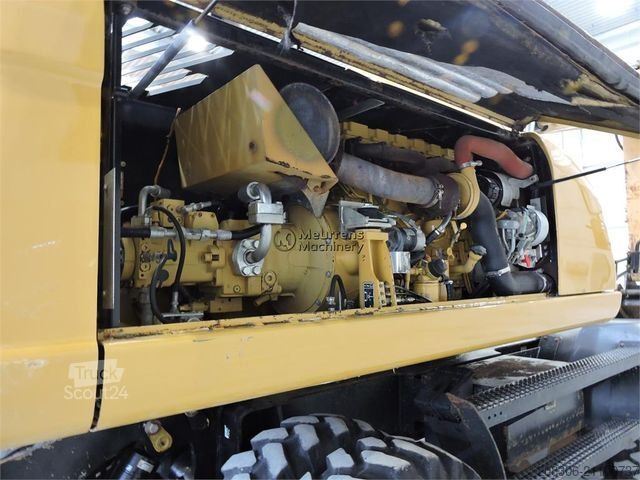 Mobile excavator CATERPILLAR M322D