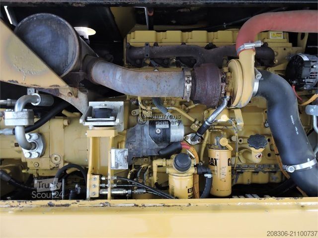 Mobile excavator CATERPILLAR M322D