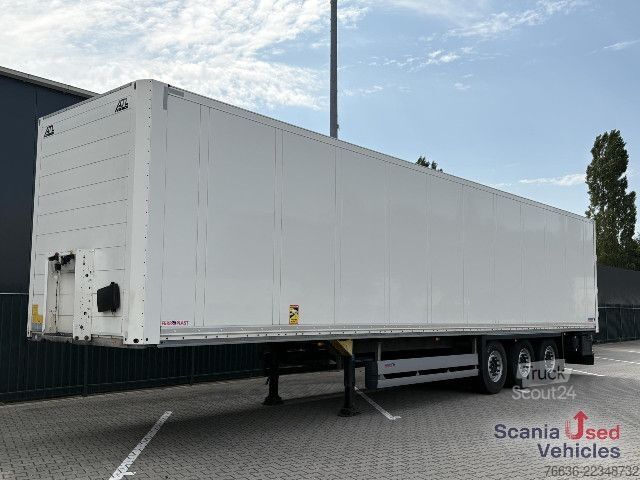 Gesloten oplegger Schmitz Cargobull SCHMITZ SCB*3B LIFT AXLE BOX TRAILER