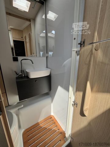 Autorulotă semi-integrată SUNLIGHT Adventure T 67 8G Autom. TV Paket Combi 6E