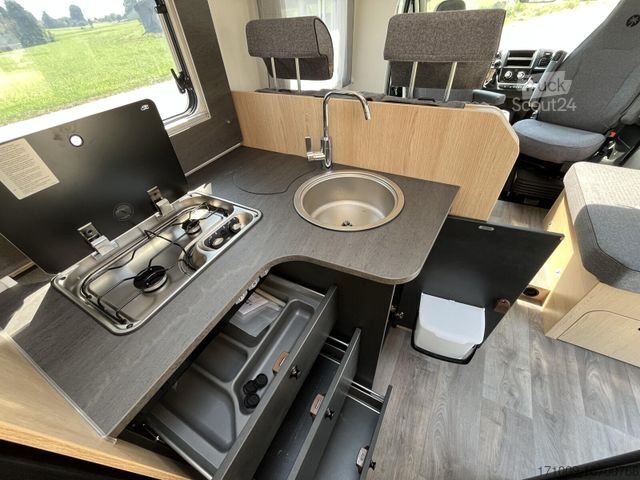 Autorulotă semi-integrată SUNLIGHT Adventure T 67 8G Autom. TV Paket Combi 6E