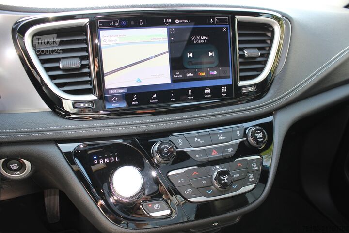 Kleinbus, Mini-Van, 7-Sitzer Chrysler Pacifica Sondermodell 100 Jahre Edition: