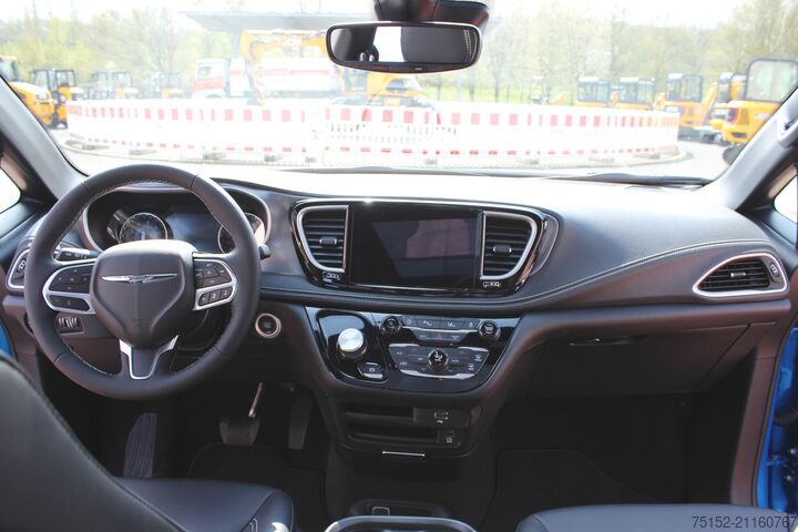Kleinbus, Mini-Van, 7-Sitzer Chrysler Pacifica Sondermodell 100 Jahre Edition: