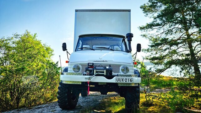 Mobil ev Mercedes-Benz Unimog 400