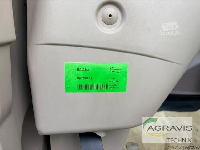 Tractor Fendt 826 VARIO S4 Profi Plus