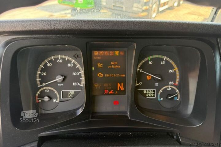 Grua montada em camião MERCEDES-BENZ Antos 1836 4x2 Hiab 122-4