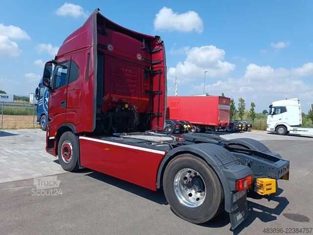 Traktör Iveco SWAY 510