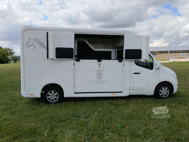 Lopbarības pārvadātājs Renault Master Pferdetransporter Nur 35.300KM 170 PS
