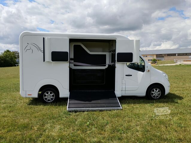 Lopbarības pārvadātājs Renault Master Pferdetransporter Nur 35.300KM 170 PS