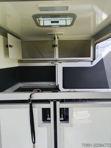 Lopbarības pārvadātājs Renault Master Pferdetransporter Nur 35.300KM 170 PS