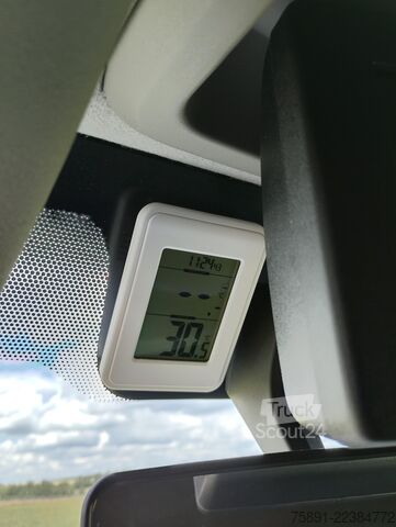 Lopbarības pārvadātājs Renault Master Pferdetransporter Nur 35.300KM 170 PS