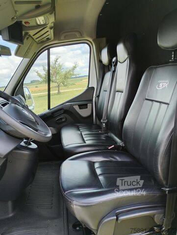 Lopbarības pārvadātājs Renault Master Pferdetransporter Nur 35.300KM 170 PS