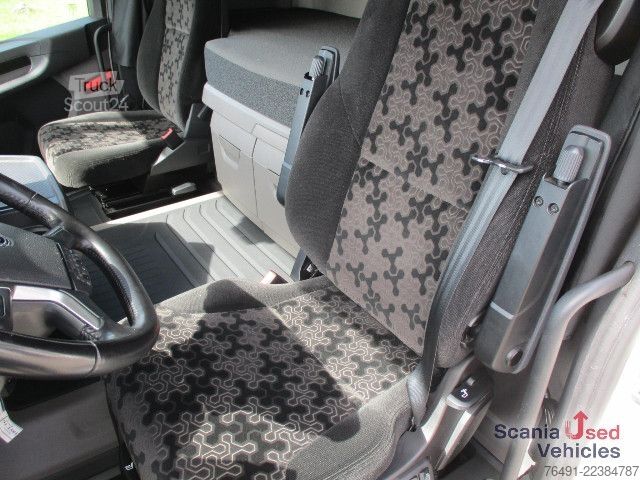 Standardni vlačilec Scania R 460 A4x2EB / Navi / Standklima