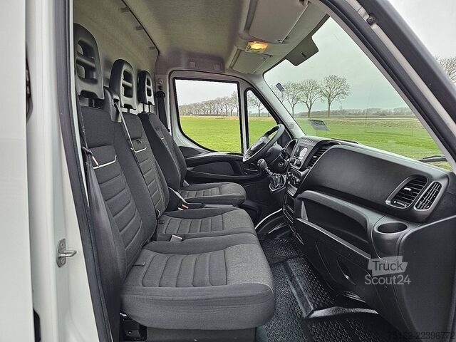 Magastetős kombi IVECO DAILY 35S14 L2H2 Airco Euro6