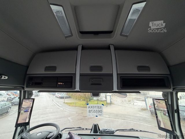 Standard tractor unit RENAULT Renault T 520 4x2 SZM