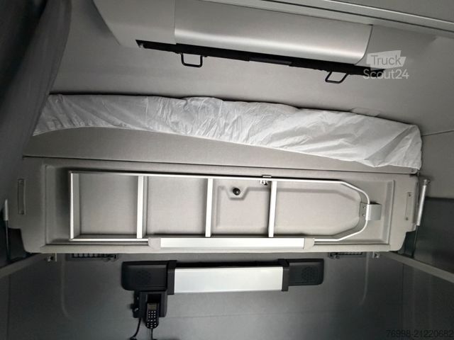 Standard tractor unit RENAULT Renault T 520 4x2 SZM