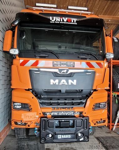 Speciale doeleinden vrachtwagen MAN MAN TGS 18.520 Allrad Hydro Streuer Schneepflug