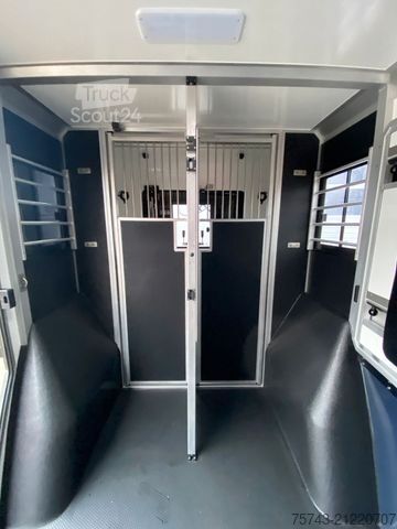 Přepravník pro dobytek RENAULT MASTER STX NEW MODELL  2025 5 Sitzer Haras ex. L