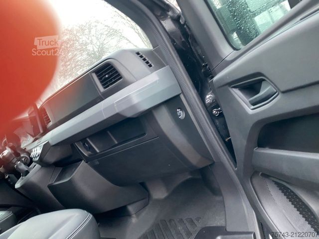 Přepravník pro dobytek RENAULT MASTER STX NEW MODELL  2025 5 Sitzer Haras ex. L