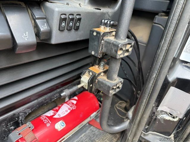 Zware vrachtwagen SCANIA R730 6X4 / Full steel suspension-Blatt Federung