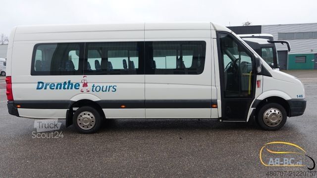 Minibus VOLKSWAGEN Crafter 2.5 TDI 23-Sitze