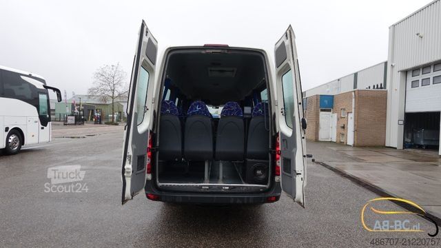 Minibus VOLKSWAGEN Crafter 2.5 TDI 23-Sitze