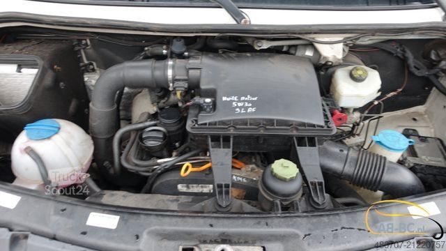 Minibus VOLKSWAGEN Crafter 2.5 TDI 23-Sitze