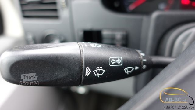 Minibus VOLKSWAGEN Crafter 2.5 TDI 23-Sitze