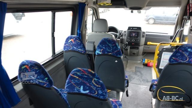 Minibus VOLKSWAGEN Crafter 2.5 TDI 23-Sitze