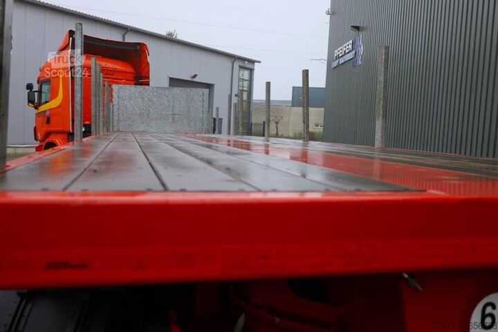 Max Trailer MAX410 Причіп MAX410 з гідромеханічним рульовим керуванням MAX Trailer MAX410 The MAX410 with hydro-mechanical