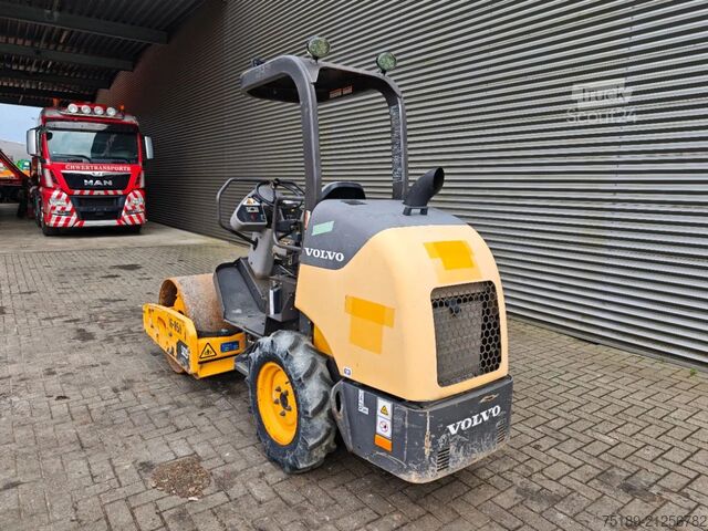 Reifenwalze Volvo SD 25