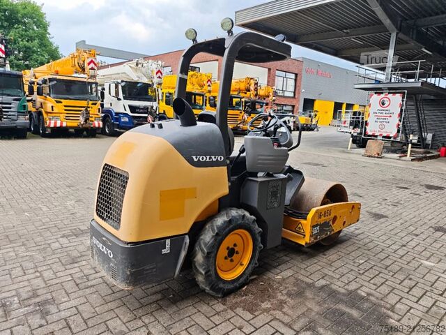 Reifenwalze Volvo SD 25