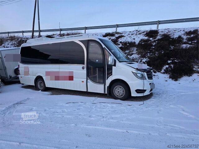 Minibuss Mercedes-Benz Sprinter 519
