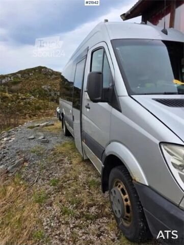 Minibuss Mercedes-Benz Sprinter 518 w/ 17 seats. Eu-approved.