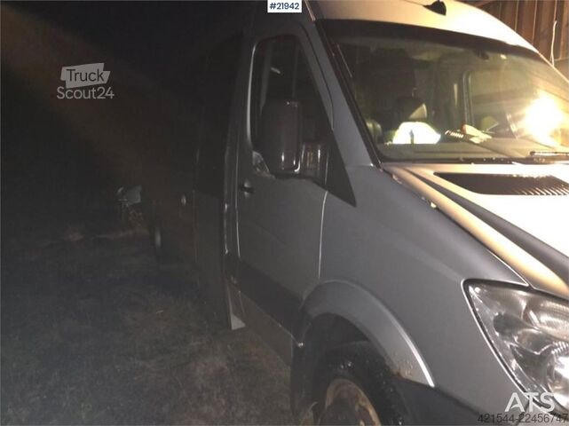 Minibuss Mercedes-Benz Sprinter 518 w/ 17 seats. Eu-approved.